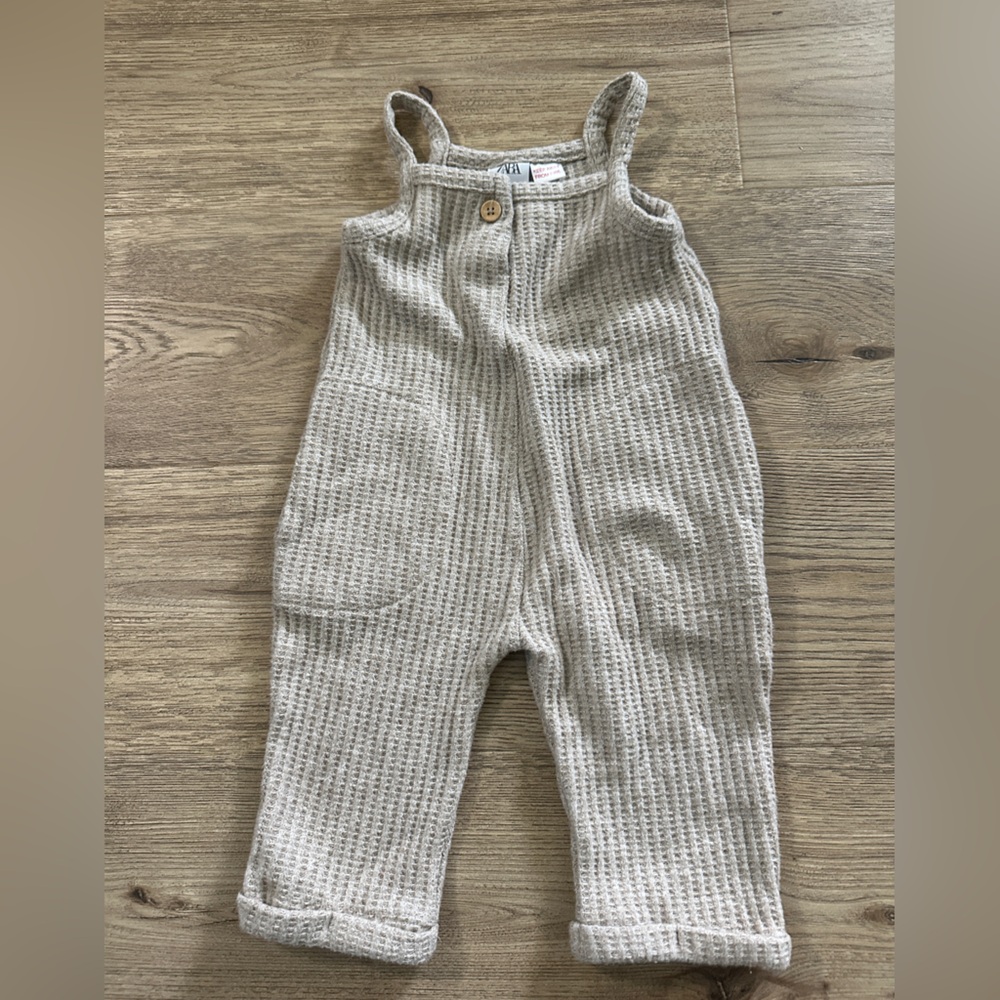 Adorable unisex overalls from ZARA